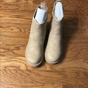 Women's Cream Ankle Boots